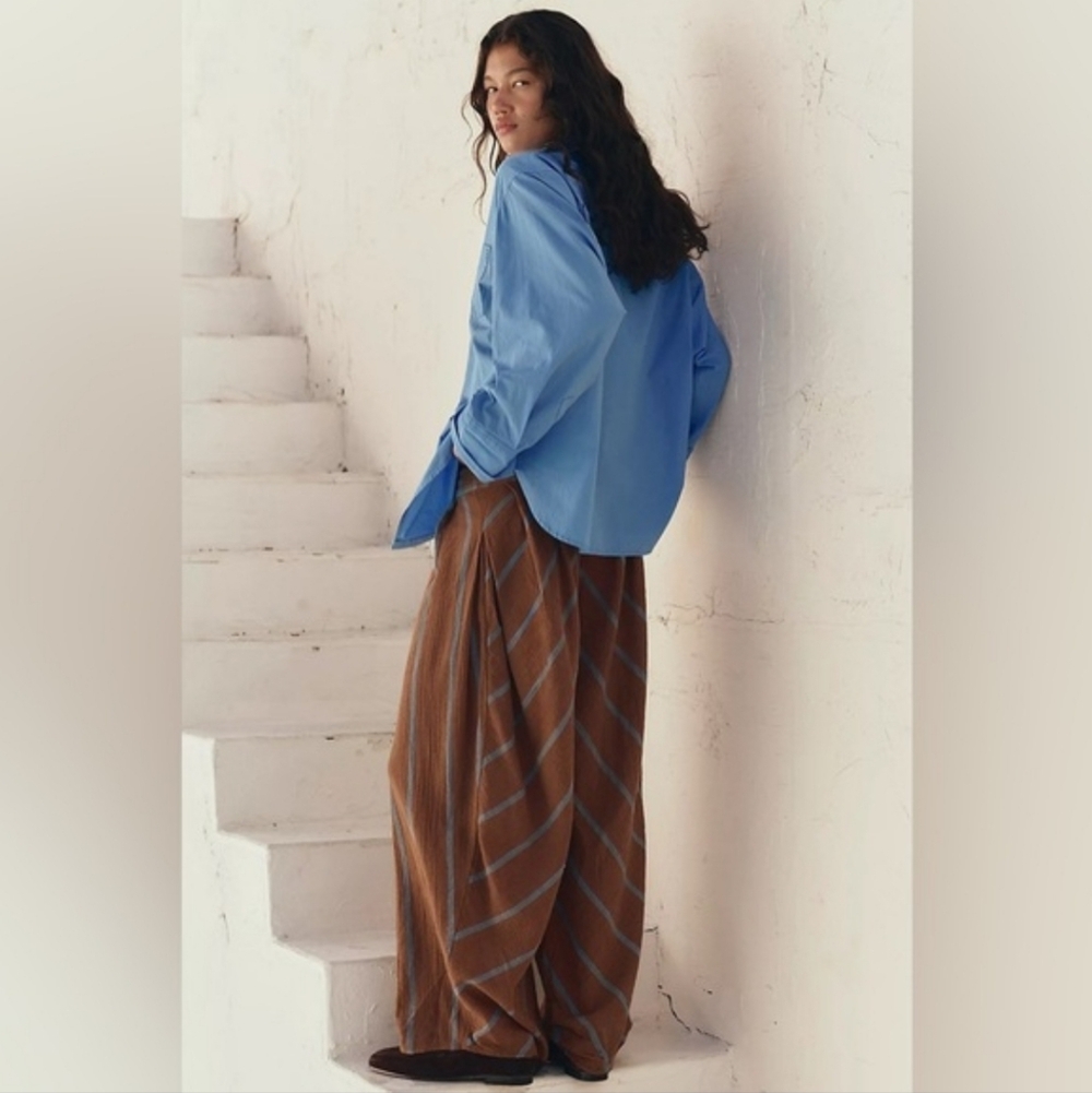 Loose-Fit Blue Button-Up Shirt and Brown Wide-Leg Pants Set - Picture 2 of 12